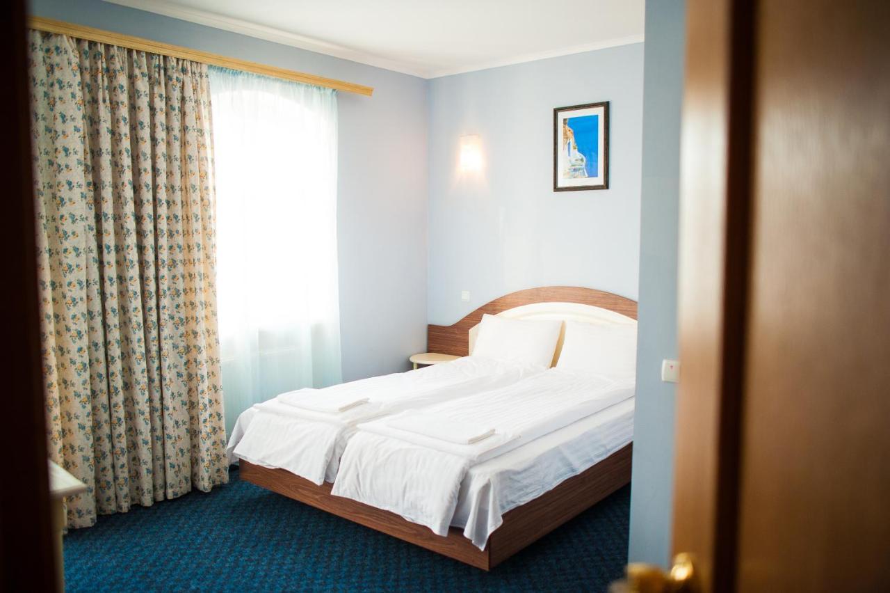 Hotel Zelenyi Klyn İvano-Frankivsk Dış mekan fotoğraf